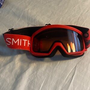 SMITH Goggles - Red and Black